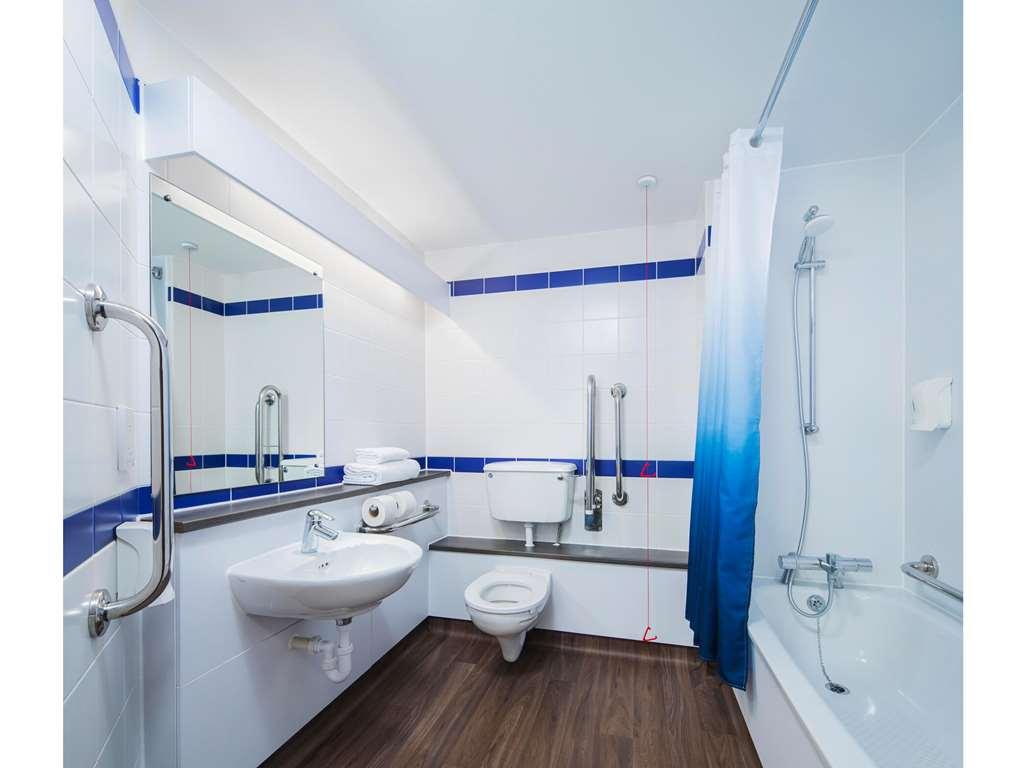 Travelodge Плаймаут Номер фото